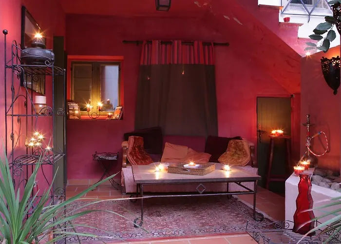 Des Pots Rouges Bed & Breakfast 3*